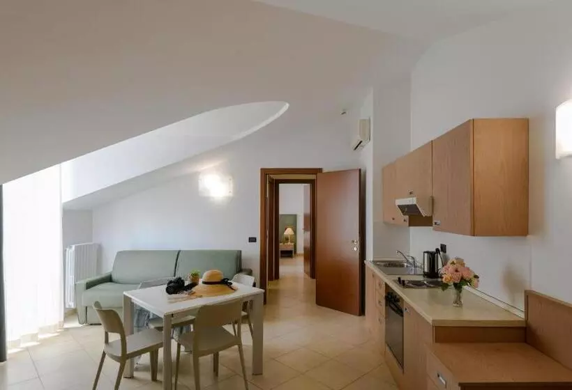 ホテル & Apartments Sasso