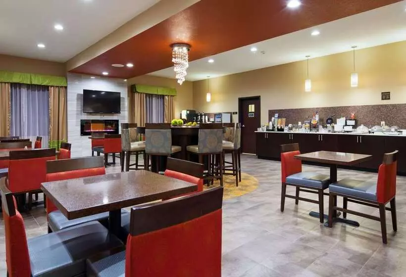 ホテル Best Western Plus Fairview Inn & Suites