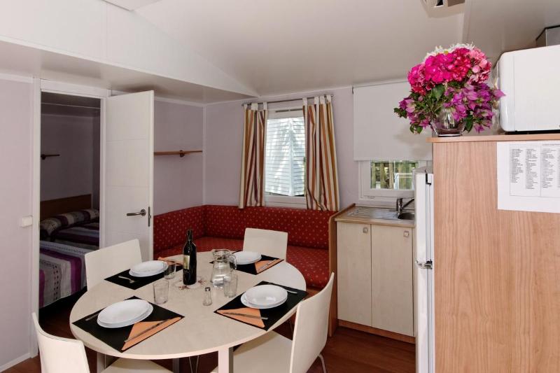 هتل Camping & Resort La Torre Del Sol