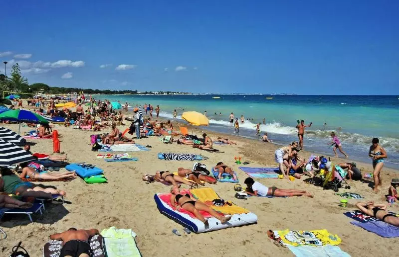 ホテル Camping & Resort La Torre Del Sol