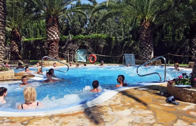 ホテル Camping & Resort La Torre Del Sol