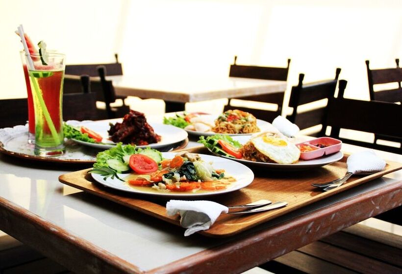 ホテル Collection O Grand Pondok Puri Ayu