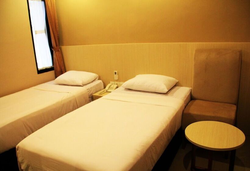 ホテル Collection O Grand Pondok Puri Ayu