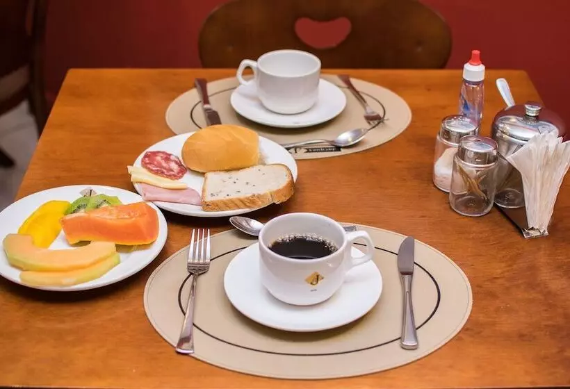 Hotelli Jacques Georges Business