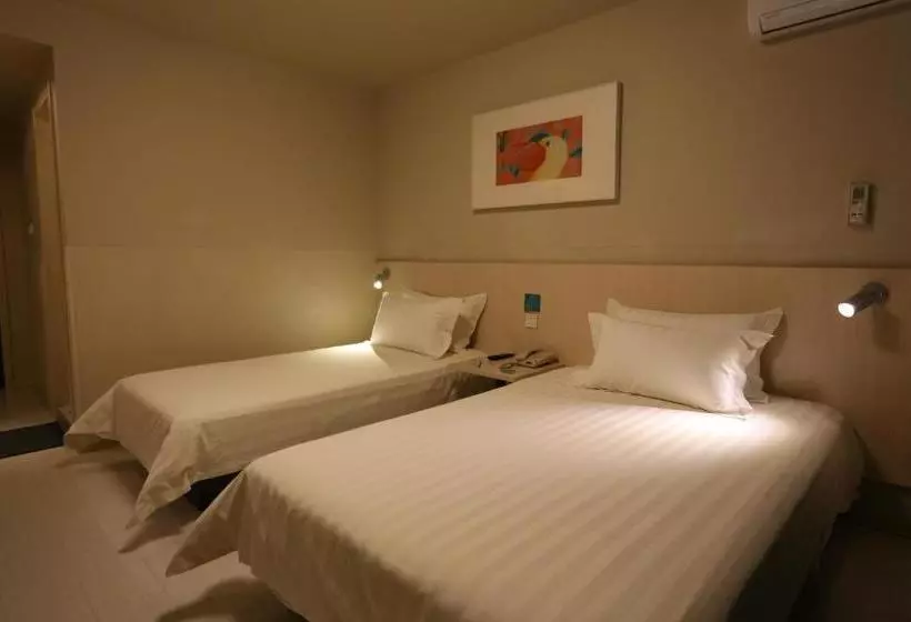 Hotelli Jinjiang Inn Beijing Wangfujing