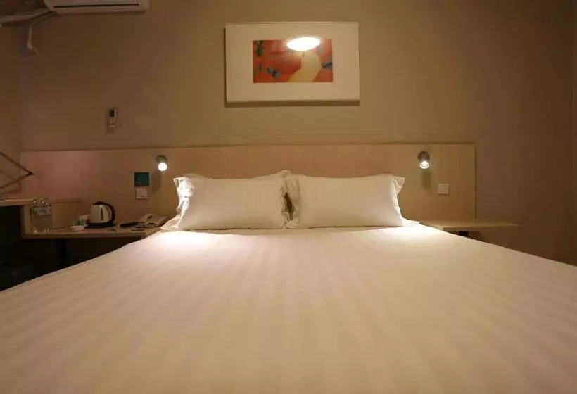 Hotelli Jinjiang Inn Beijing Wangfujing