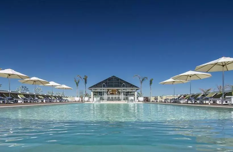 هتل Mercure Santa Rosa La Pampa