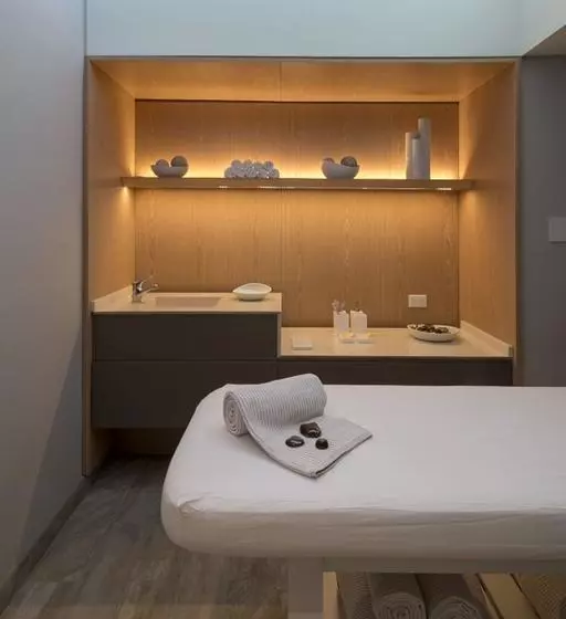 هتل Mercure Santa Rosa La Pampa