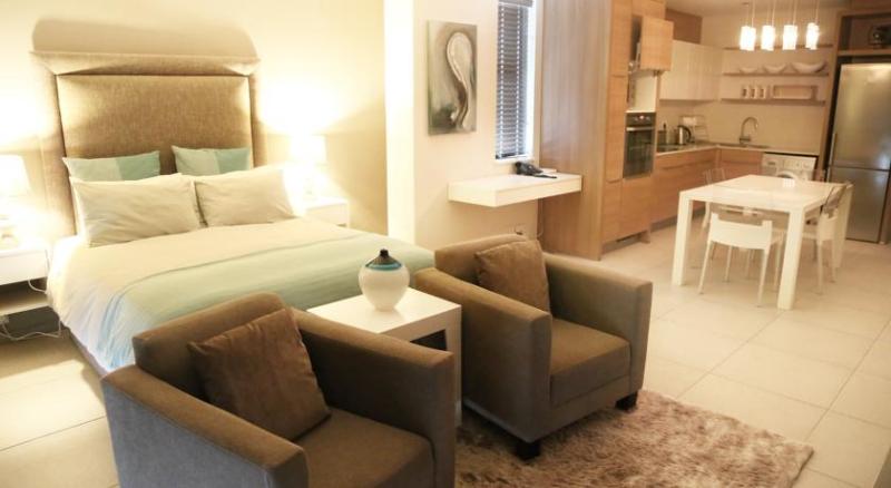 בית מלון כפרי The Residences At Crystal Towers