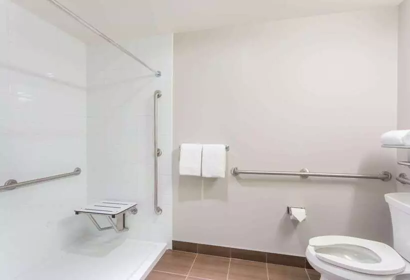 Microtel Inn And Suites By Wyndham Kitimat