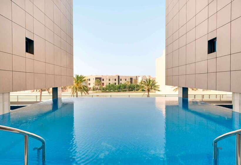 Ramada Hotel And Suites Amwaj Islands