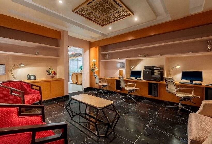 Ramada Hotel And Suites Amwaj Islands