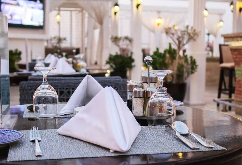 Ramada Hotel And Suites Amwaj Islands