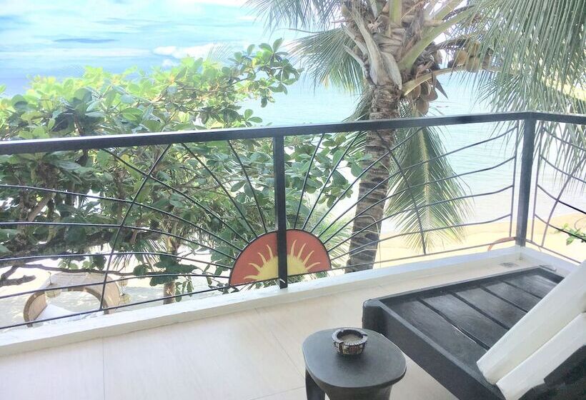 Sunset At Aninuan Beach Resort Powered By Cocotel