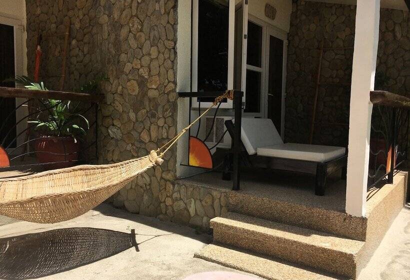 Sunset At Aninuan Beach Resort Powered By Cocotel