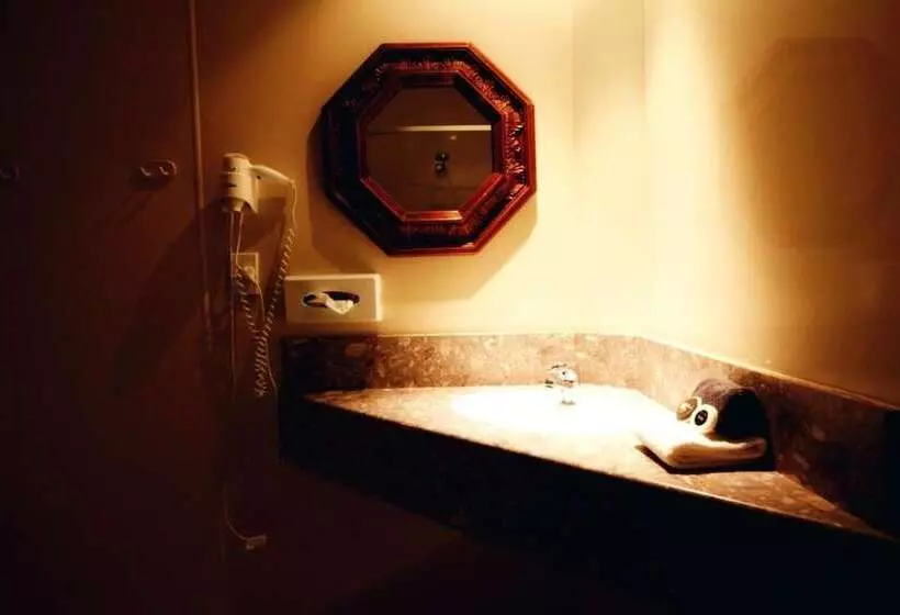 Woodlyn Park Motel