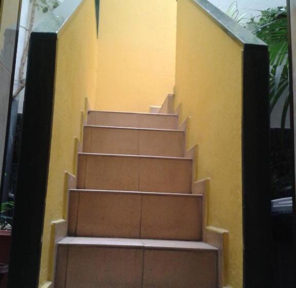 ユースホステル Falow