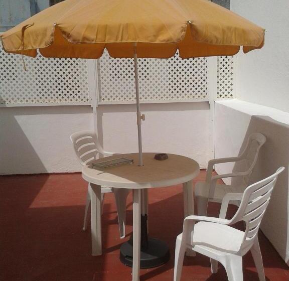 ユースホステル Falow