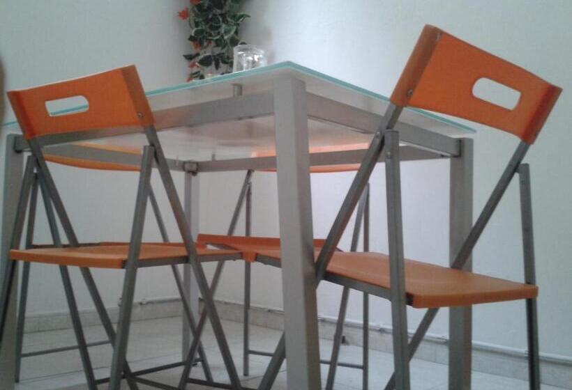 ユースホステル Falow