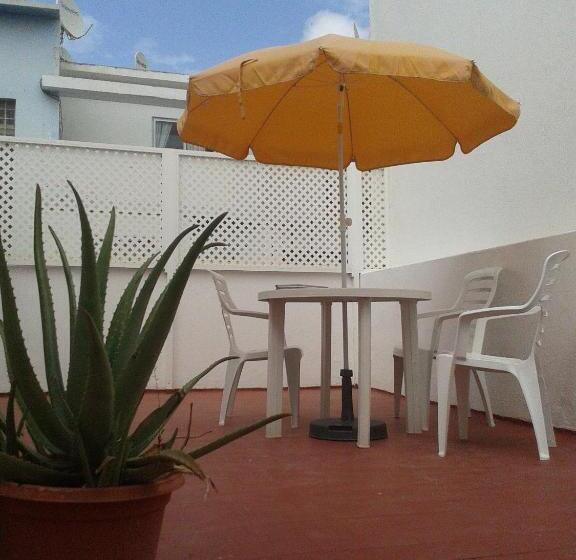 ユースホステル Falow