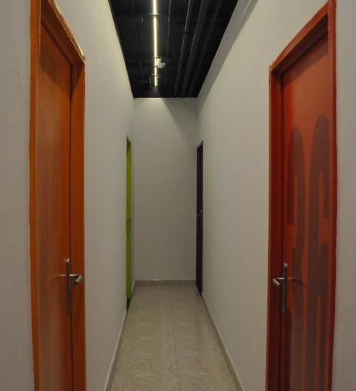 ユースホステル Falow