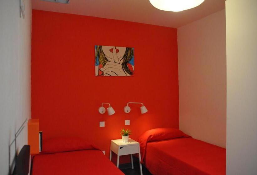 ユースホステル Falow