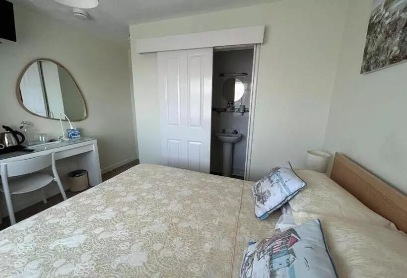 Leeward House B&b