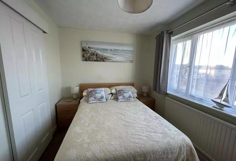 Leeward House B&b