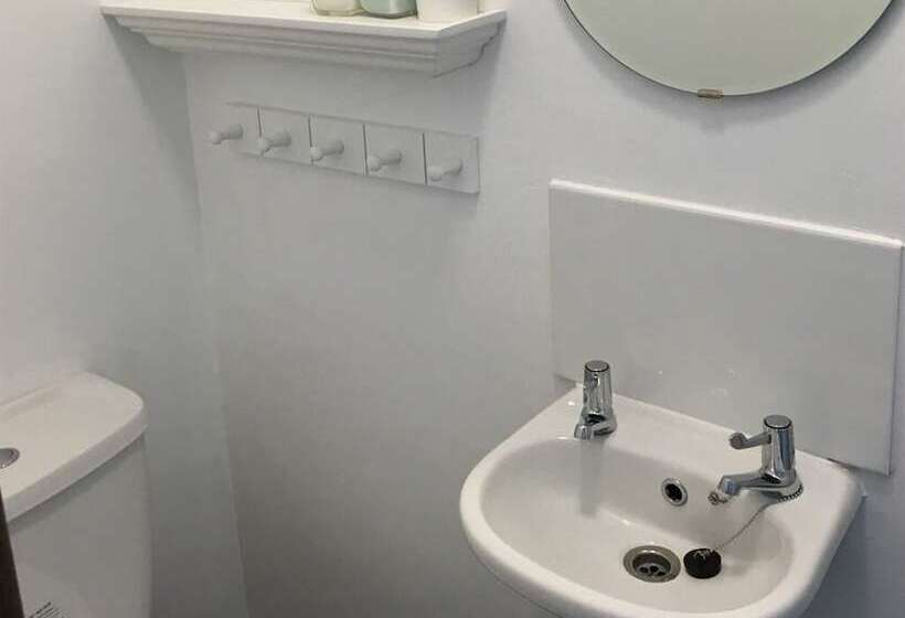 مبيت وإفطار The Cottage