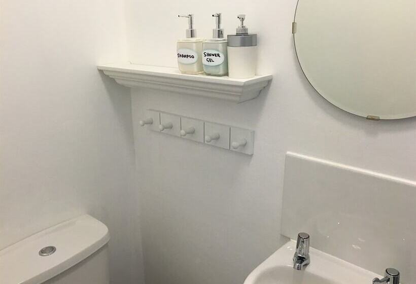 مبيت وإفطار The Cottage