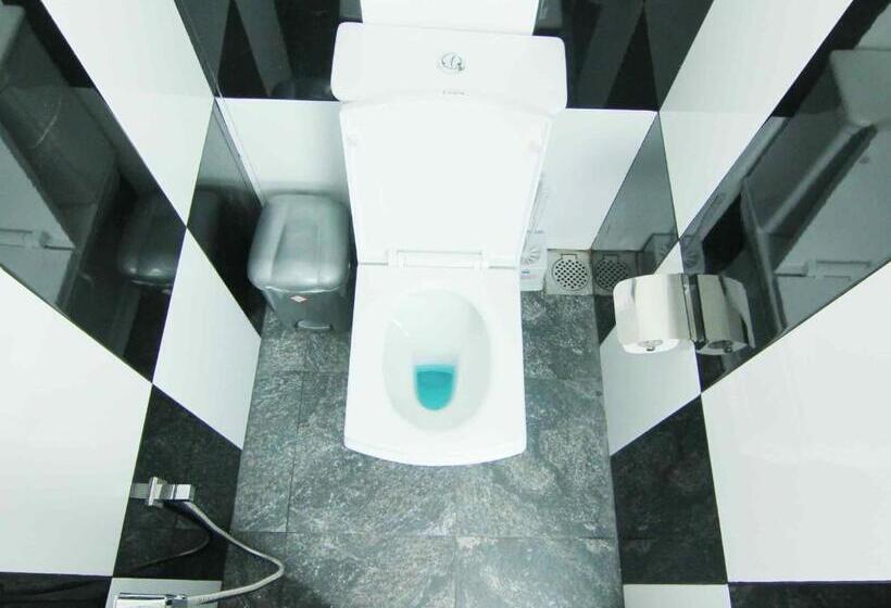 בית מלון כפרי 2in1 Kandy Hostel