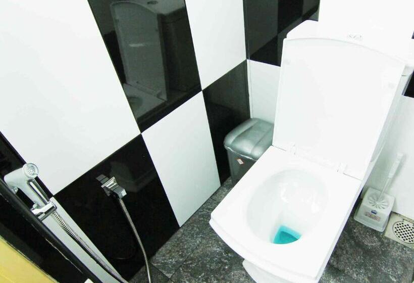 בית מלון כפרי 2in1 Kandy Hostel