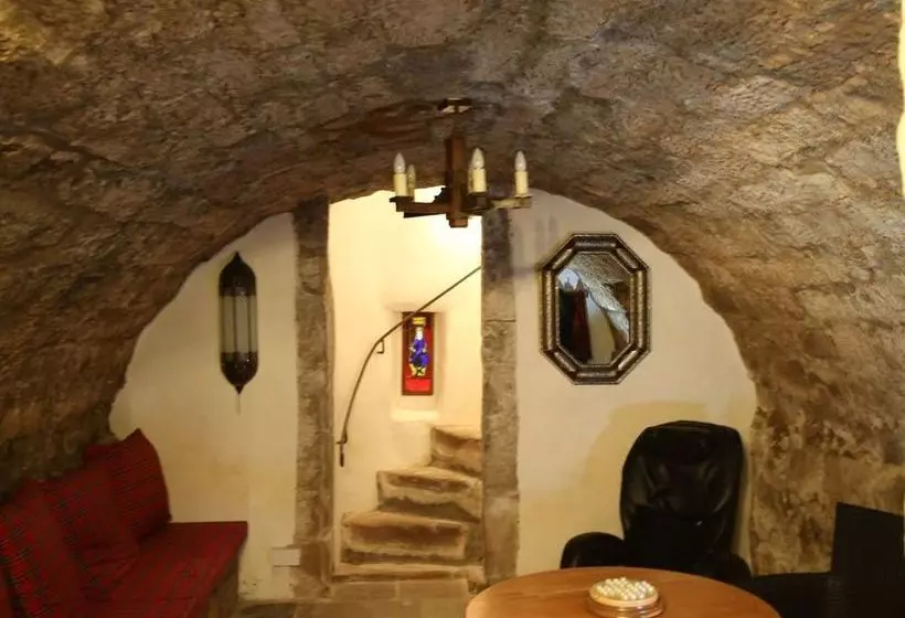 ホテル Castle Levan B&b