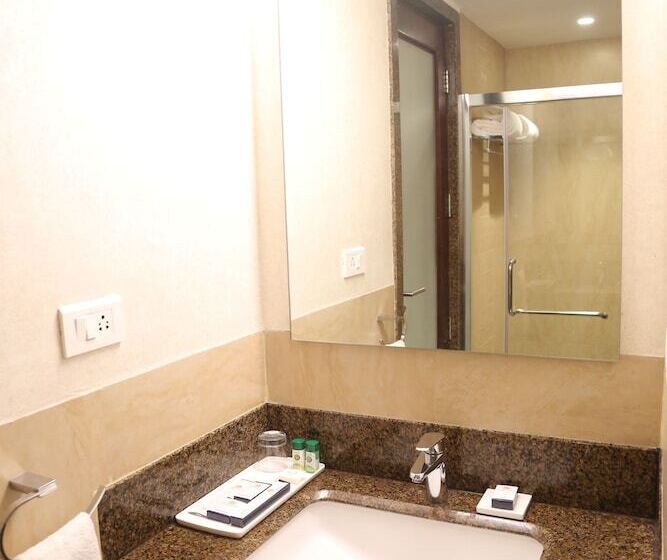 Hotelli Cj Pallazzio,salem