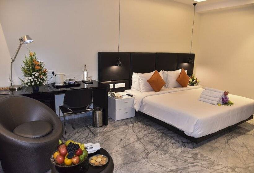 Hotelli Cj Pallazzio,salem