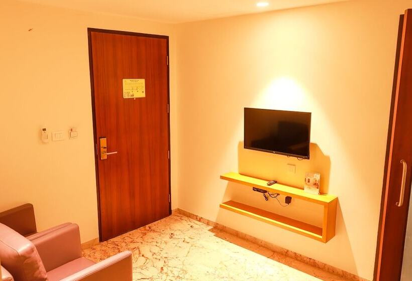 Hotelli Cj Pallazzio,salem