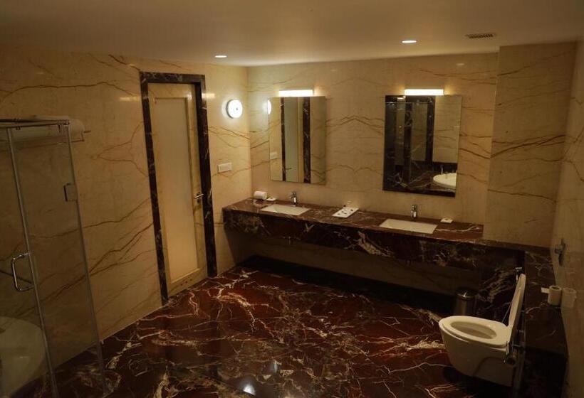 Hotelli Cj Pallazzio,salem