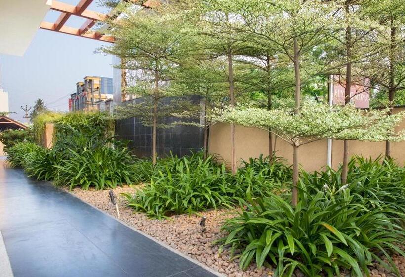 Hotelli Cj Pallazzio,salem