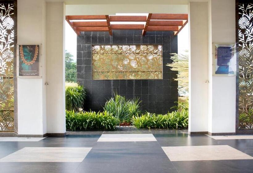 Hotelli Cj Pallazzio,salem