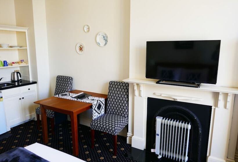 בית מלון כפרי Highland House Boutique