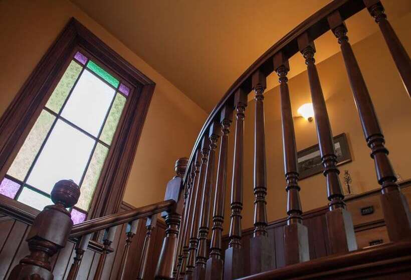 בית מלון כפרי Highland House Boutique