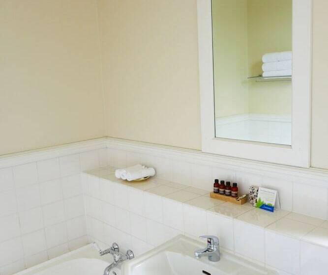 בית מלון כפרי Highland House Boutique