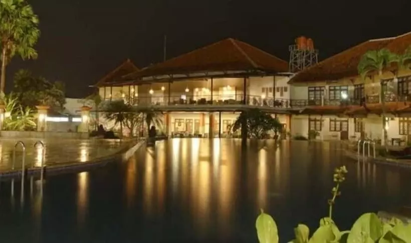 ホテル Horison Tirta Sanita Kuningan