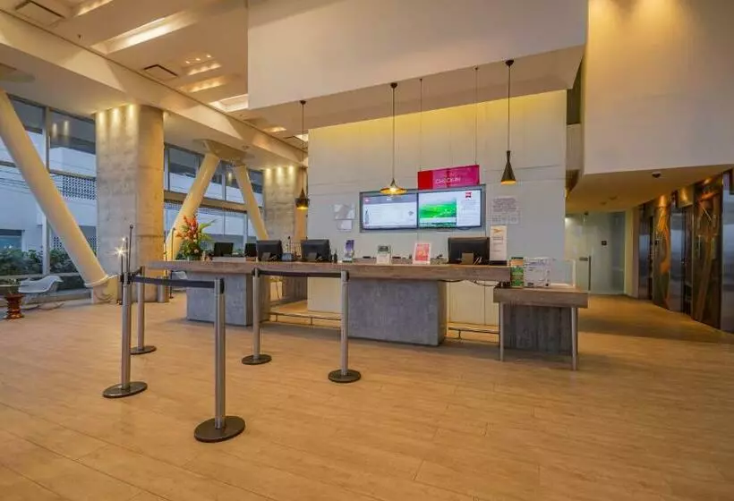 ホテル Ibis Cartagena Marbella