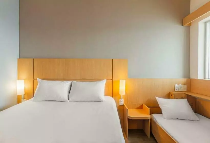 ホテル Ibis Cartagena Marbella