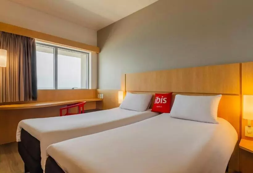 ホテル Ibis Cartagena Marbella