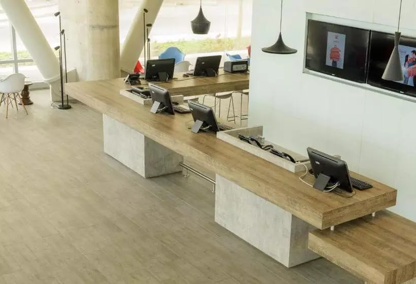 ホテル Ibis Cartagena Marbella