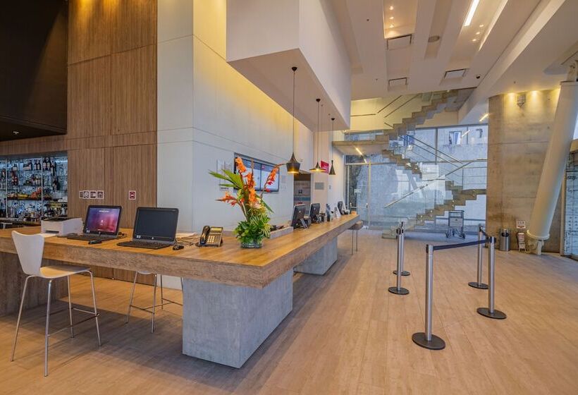 ホテル Ibis Cartagena Marbella