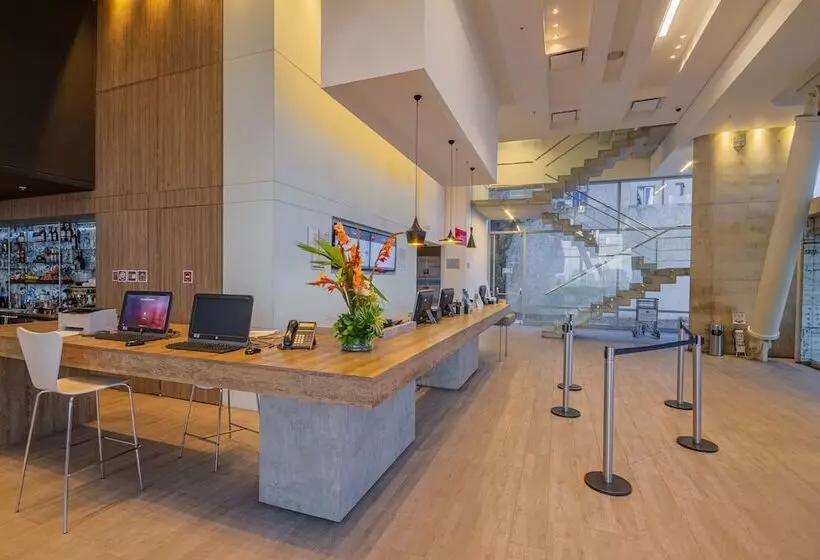 ホテル Ibis Cartagena Marbella