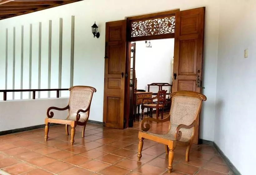 ホテル Okvin River Villa